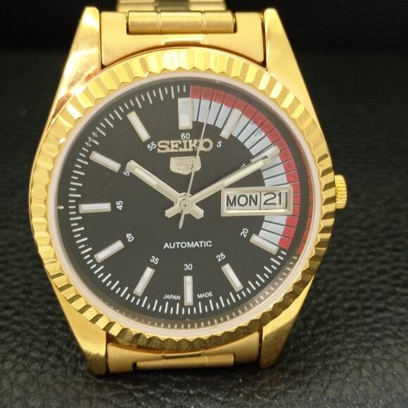 Vintage 1992 Seiko Automatic Mens Gold Watch W/daydate & Red accents - Picture 4 of 10